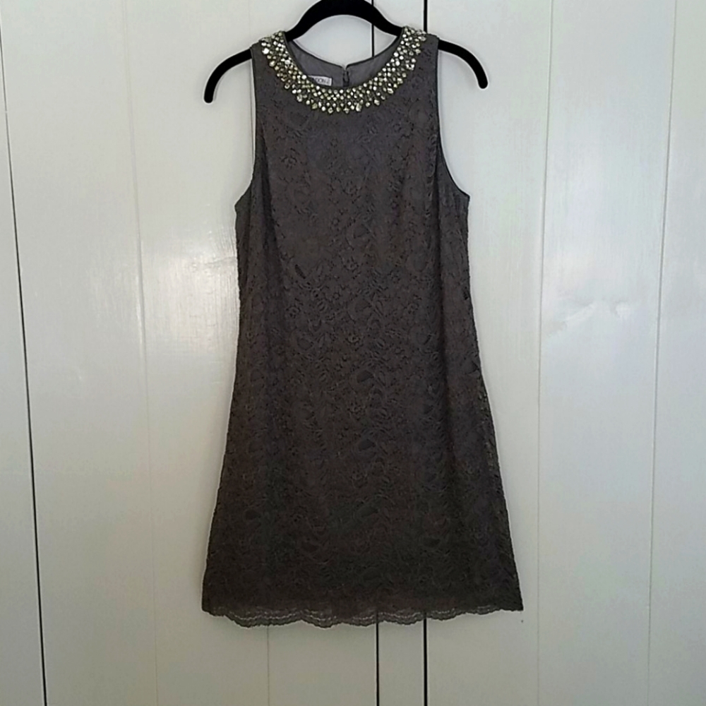 Gray silk sheath.